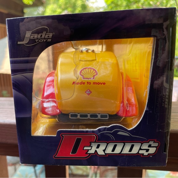 D-Rods - 1939 Dodge Airflow Tanker - Shell - 1:32 Scale Car - Picture 3 of 3